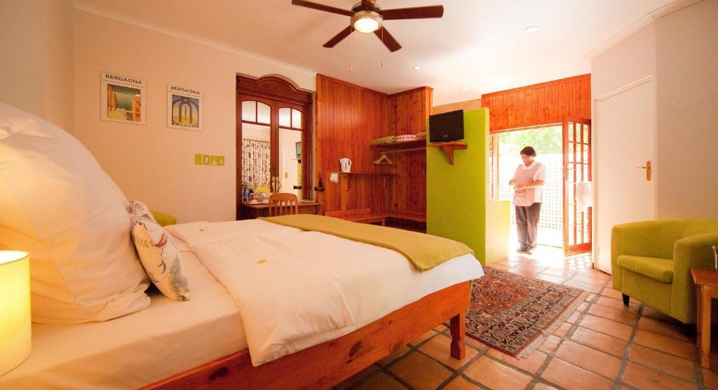 Gubas De Hoek Meet Eat Sleep ロバートソン 部屋 写真